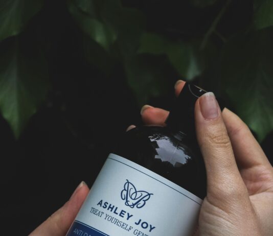 CBD Shampoo Benefits: Why You Need This Natural Hair Care Solution