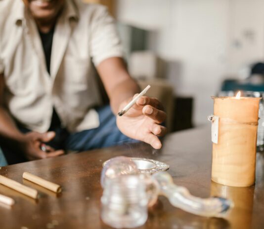 CBD Candles: Discover The Soothing Power Of Aromatic Relaxation